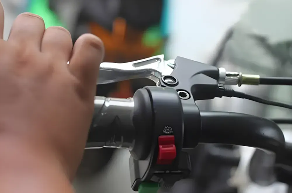 Tay thắng đột nhiên ngắt điện