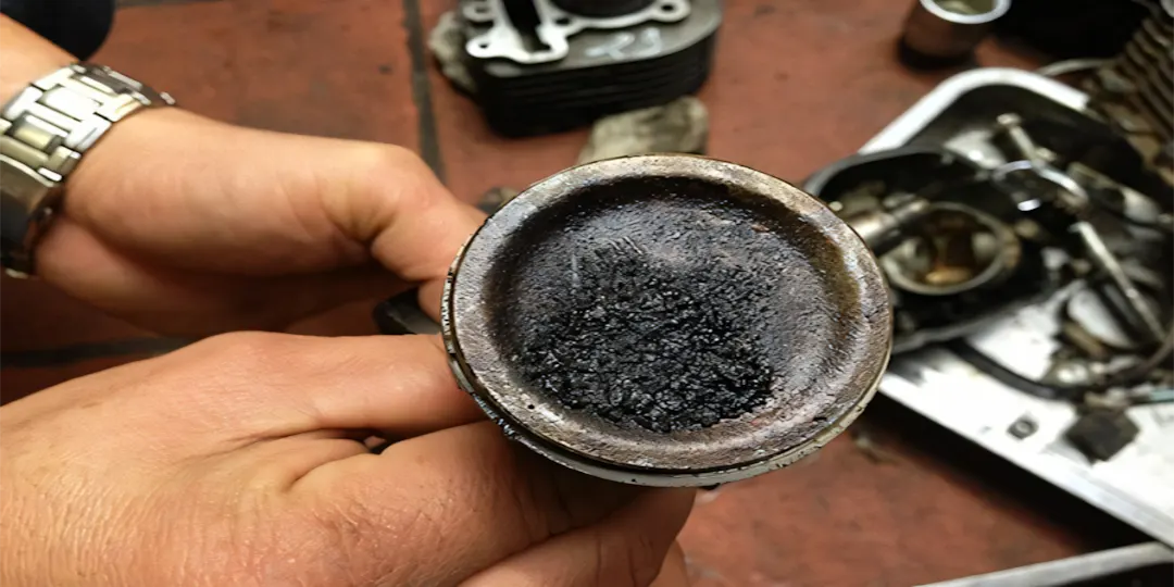 Cạn nhớt hoặc thiếu nhớt