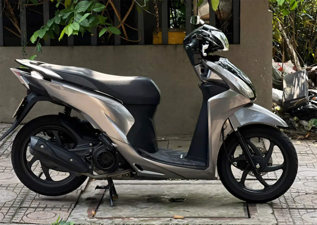 Hình ảnh thực tế xám titan của Vision