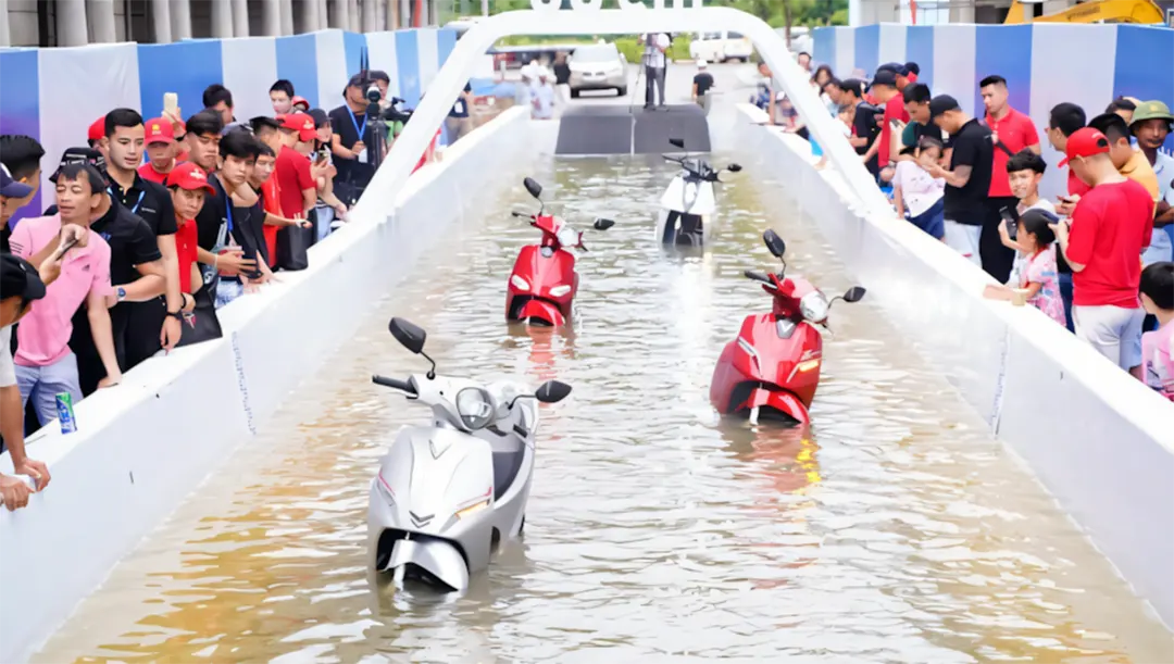 Xem qua tiêu chuẩn IP67 của xe máy điện VinFast