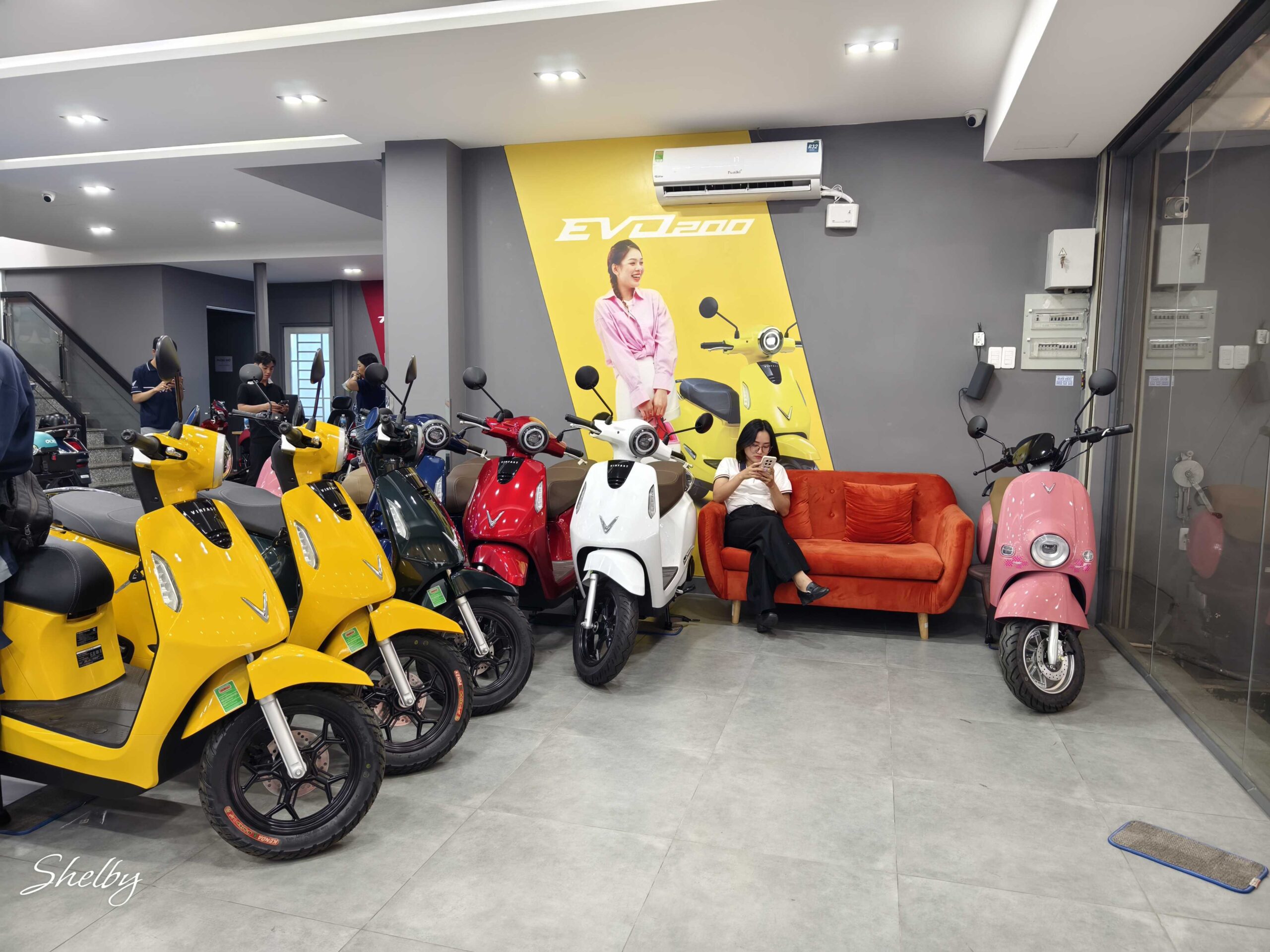 OKXE phân phối chính hãng xe máy điện VinFast và Yadea tại các Trạm OKXE