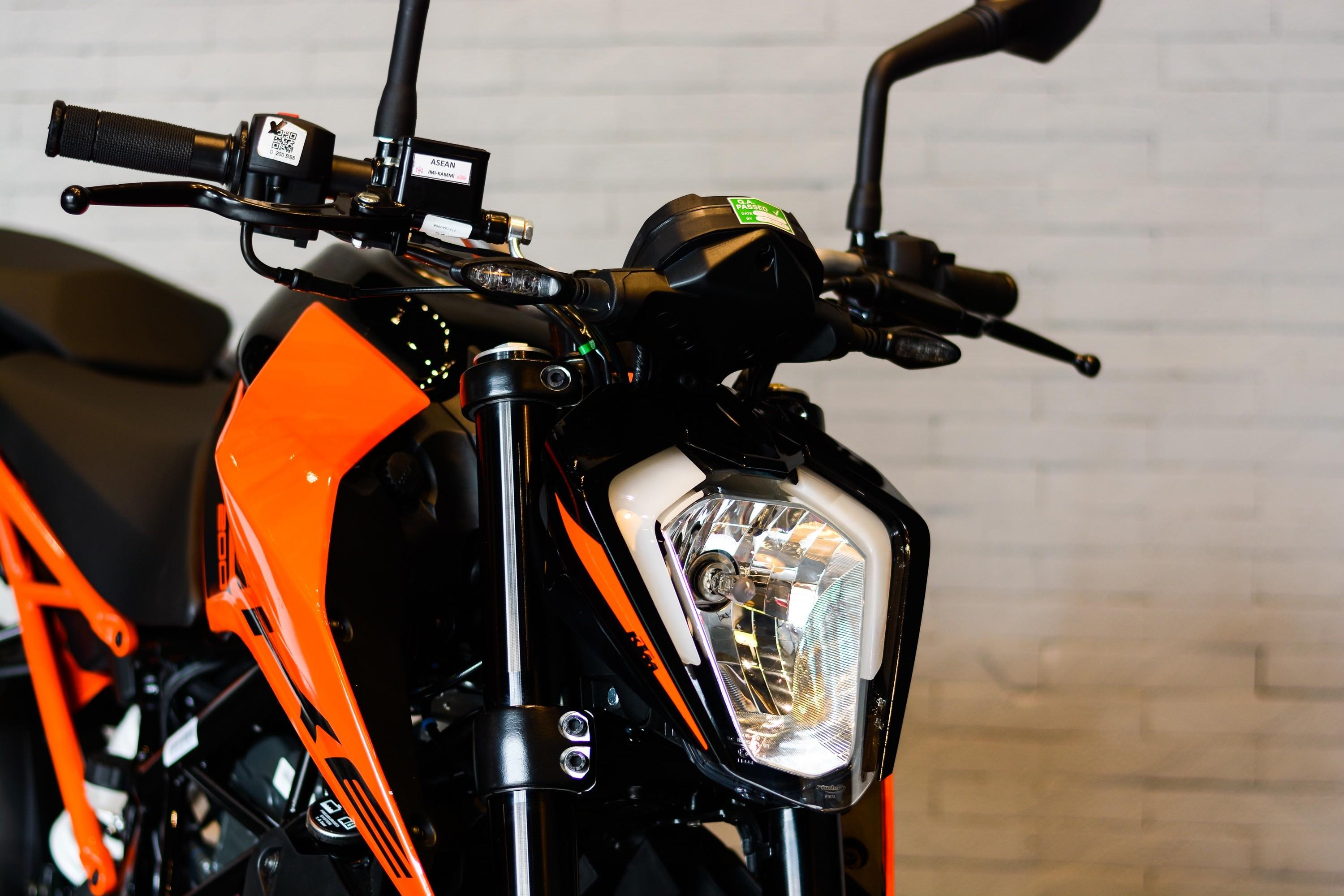 KTM Duke 200 2023 có gì hấp dẫn với giá gần 140 triệu đồng?