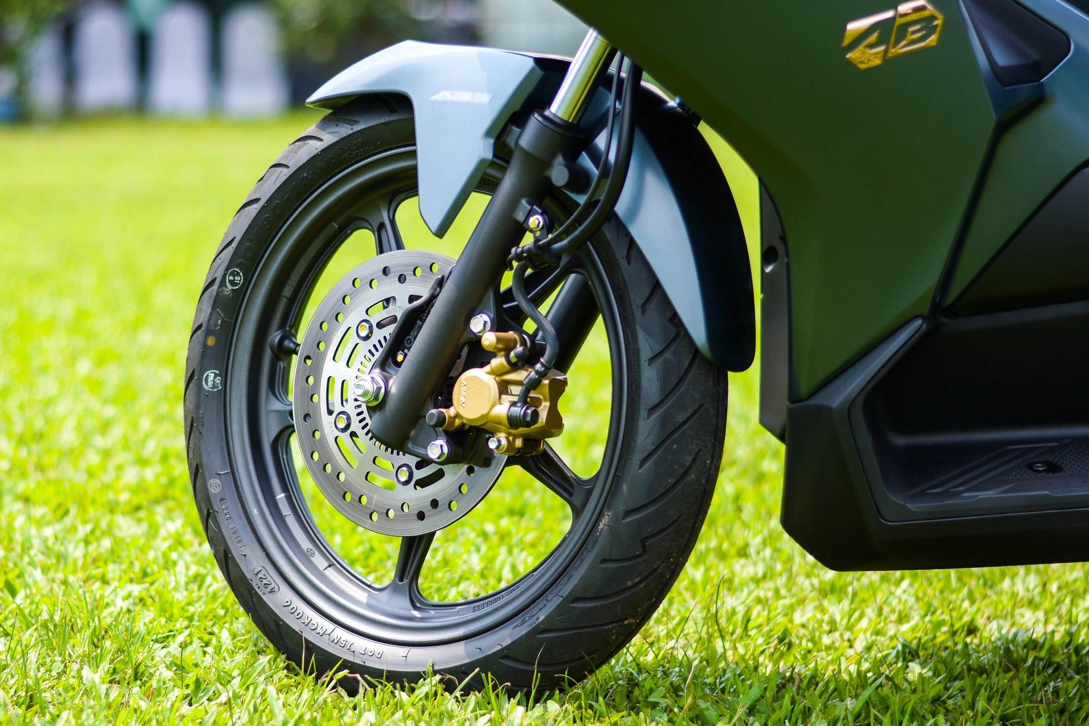 Chọn xe tay ga 50 triệu cho nam giới: Nên mua xe Honda hay Yamaha?