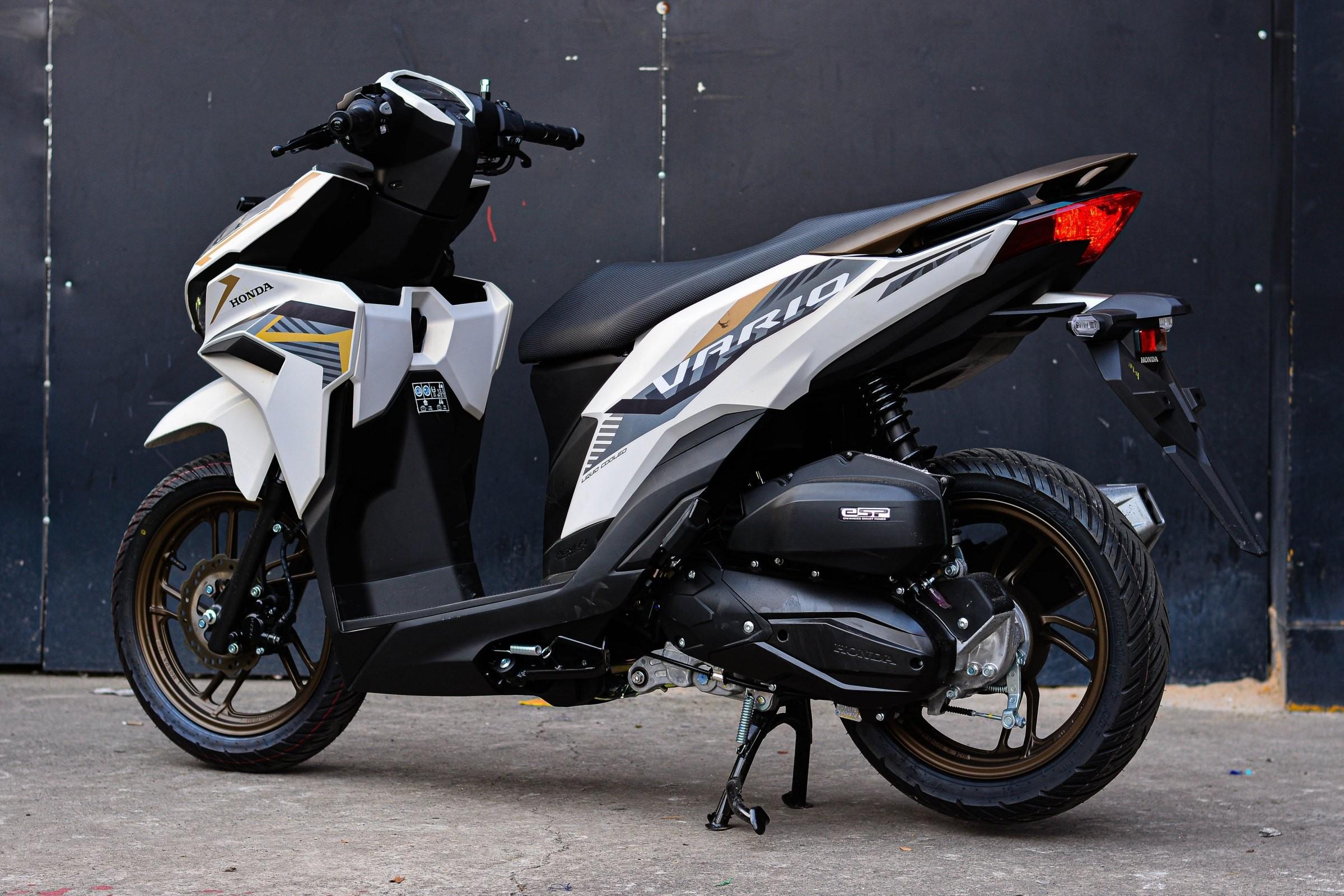 Chọn xe tay ga 50 triệu cho nam giới: Nên mua xe Honda hay Yamaha?