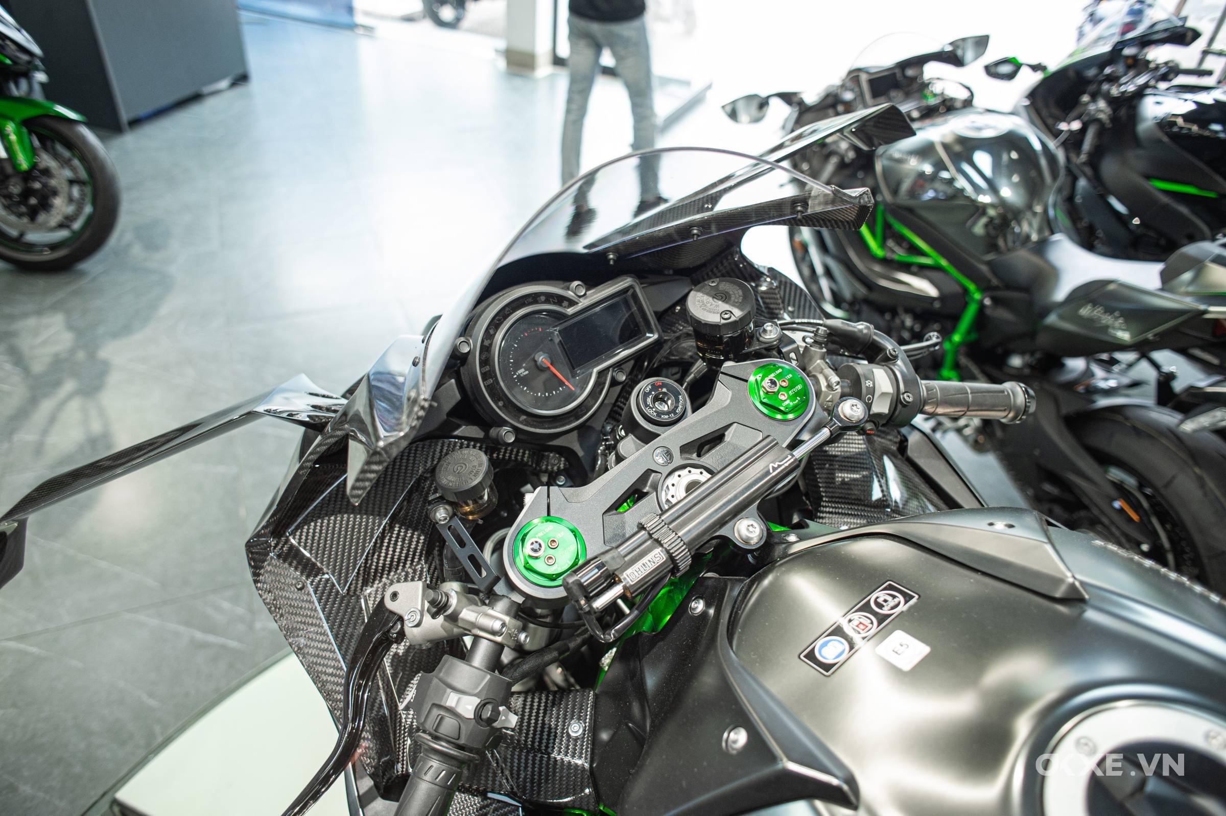 Kawasaki Ninja H2R 2023 đầu tiên về Việt Nam giá 1,83 tỷ đồng