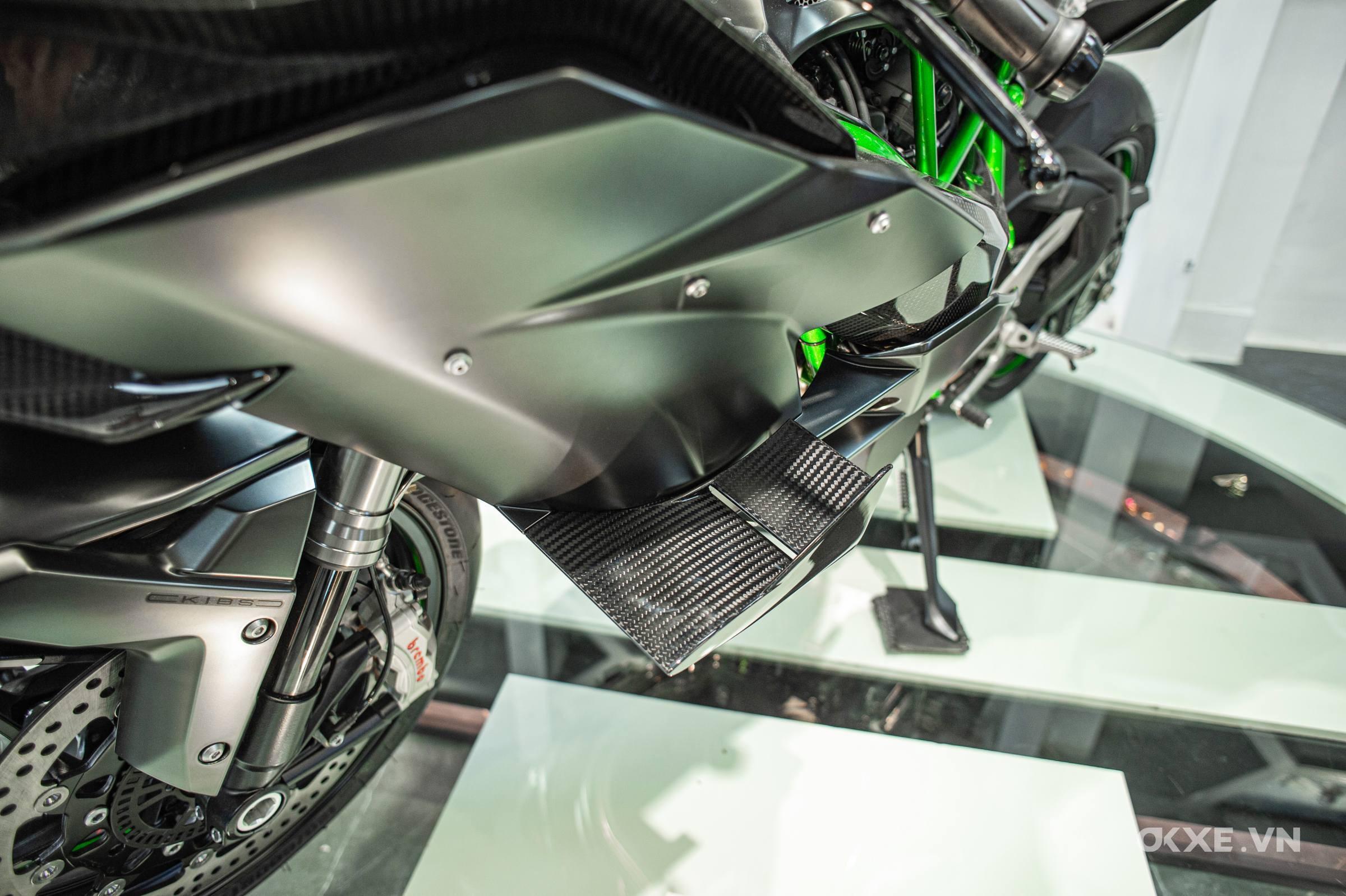 Kawasaki Ninja H2R 2023 đầu tiên về Việt Nam giá 1,83 tỷ đồng