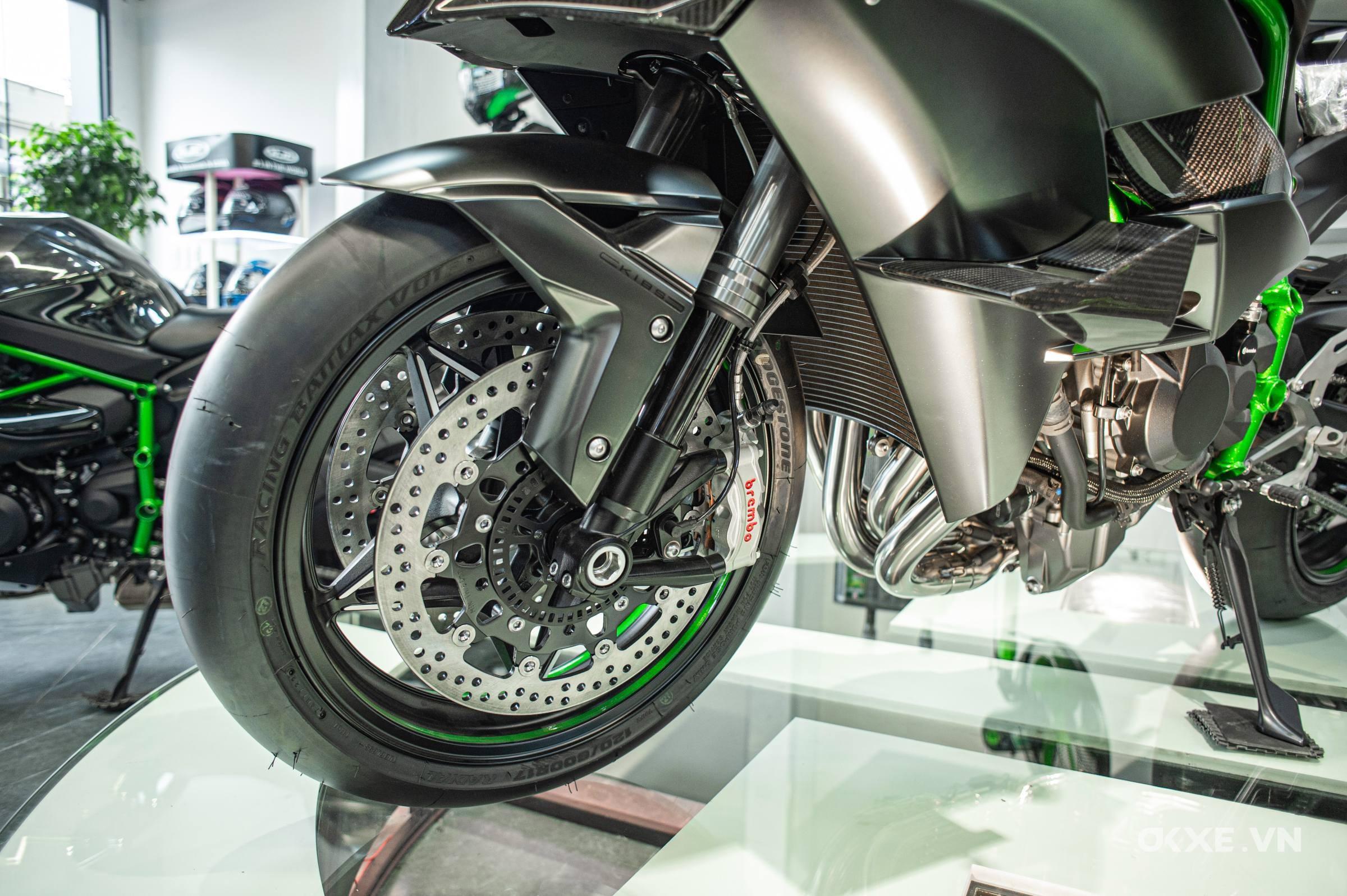 Kawasaki Ninja H2R 2023 đầu tiên về Việt Nam giá 1,83 tỷ đồng