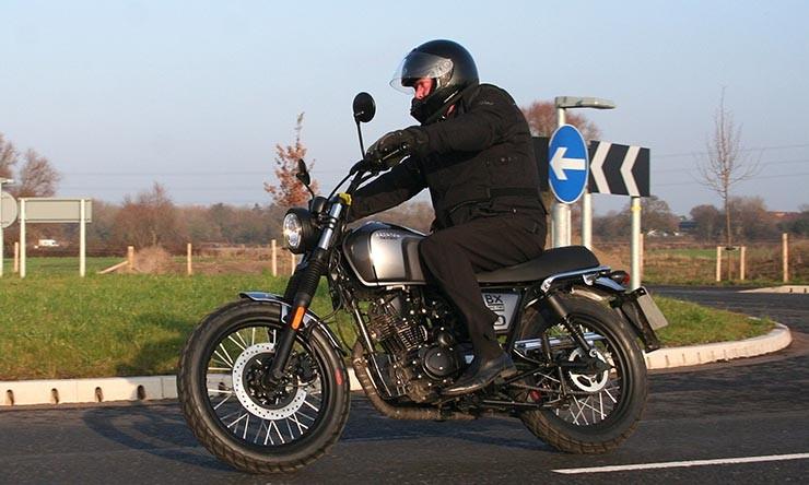 Brixton Scrambler BX 125 là xe scrambler giá rẻ